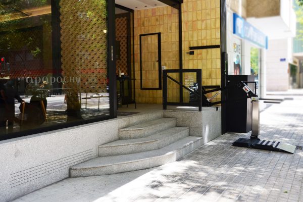 monobrazo_restaurante_02-p20wm7jue18pkvhhf06k2pzzcys410pmmmggi7itnk