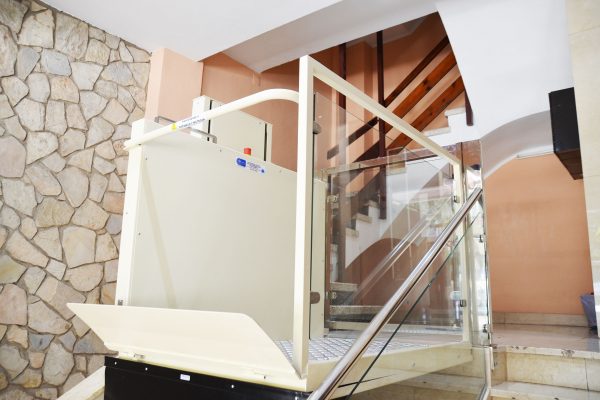 plataforma-vertical-a-medida02-p20wm7jue18pkvhhf06k2pzzcys410pmmmggi7itnk